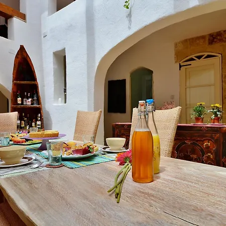 Chapel 5 Boutique Suites B&B-2